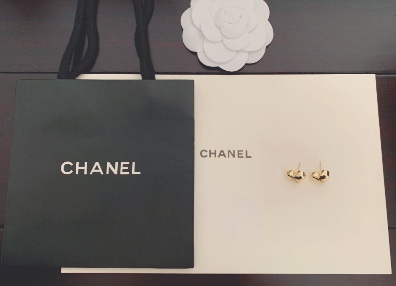 Ch**el earrings